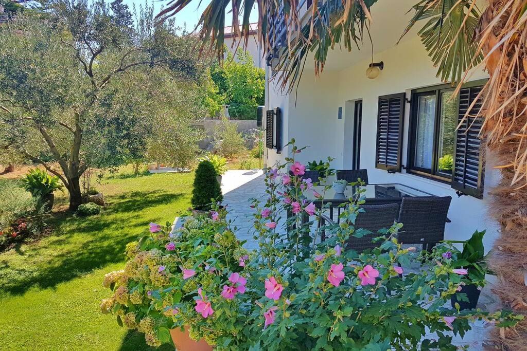 Apartment Samlandin Veglia Exterior foto